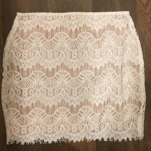 Forever 21 Dresses & Skirts - Gorgeous Lace Skirt